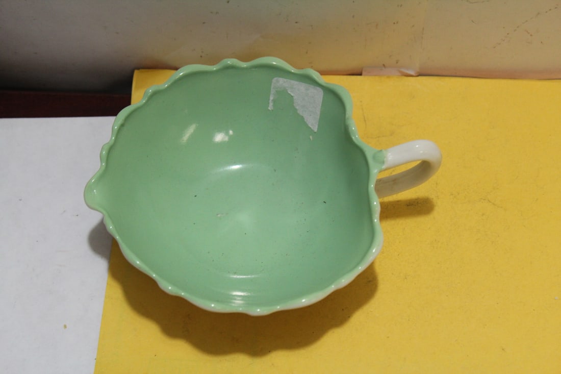 A Ceramic Leaf Dish - 2