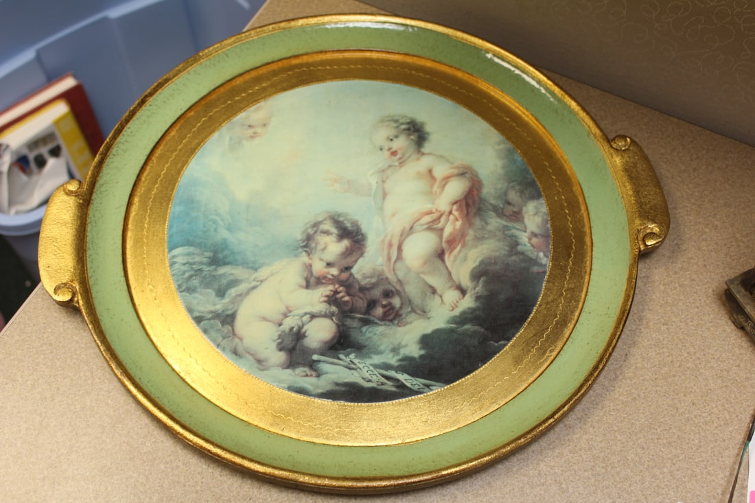 Florentine Italy Tray: handle to handle= 17 3/8" in diameter