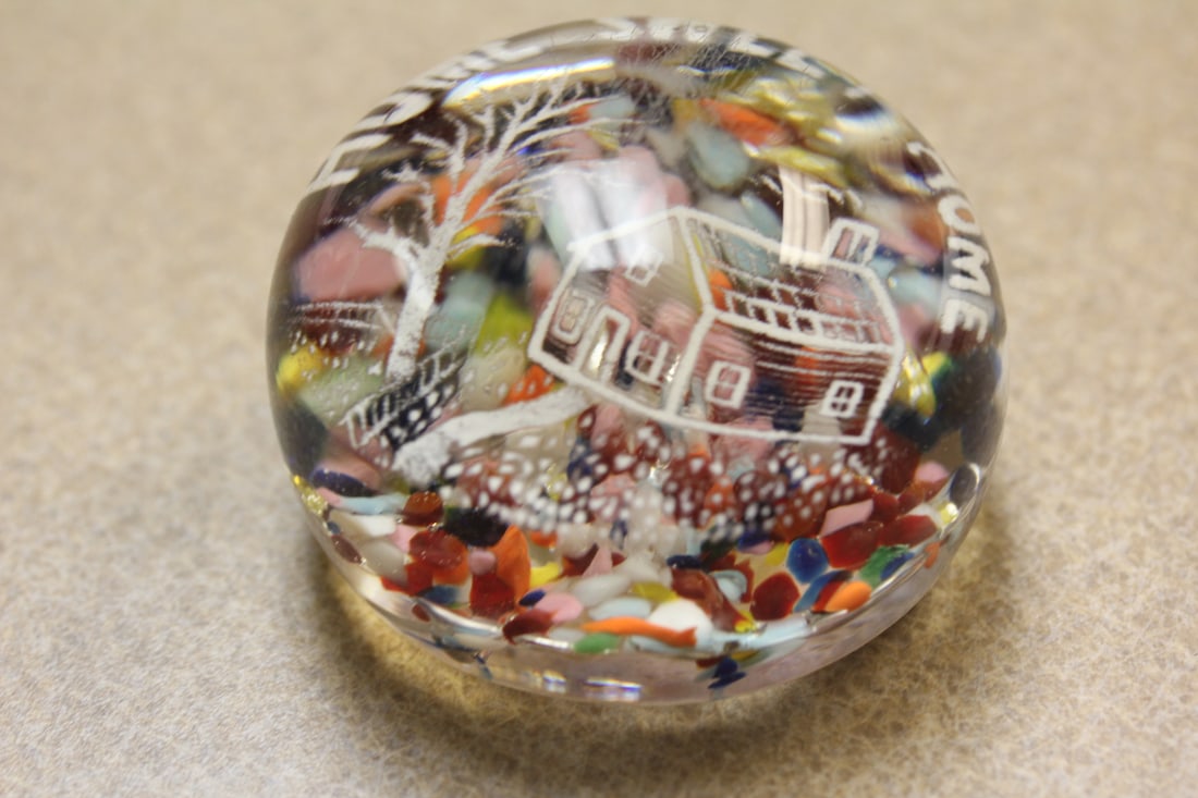 Home Sweet Home Artglass Paperweight: 2 3/4" in diameter