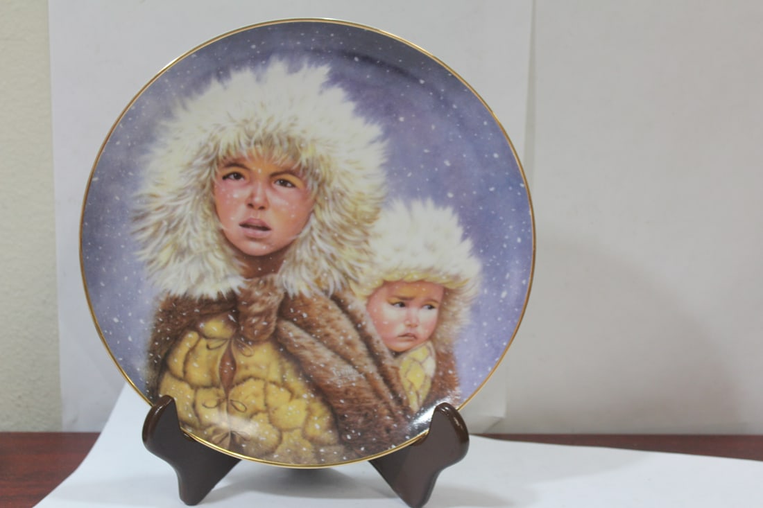 Native American Motif Collector's Plate by Perillo: 9 3/8" in diameter