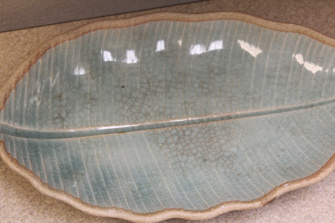 Ceramic leaf bowl - 3