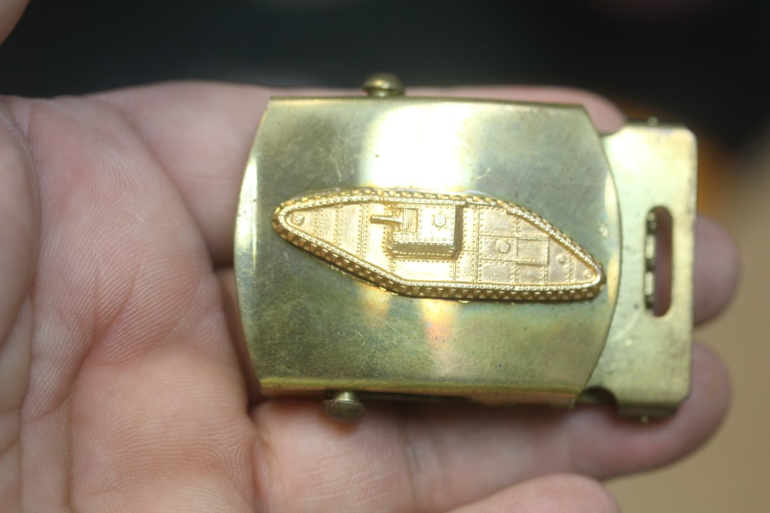 Vintage Military Belt Buckle: as shown