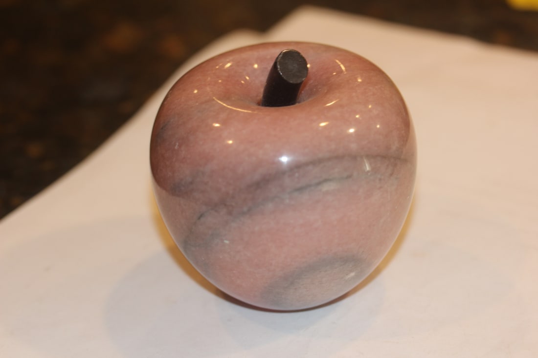 Gemstone Apple Paperweight: 3 1/4" tall
