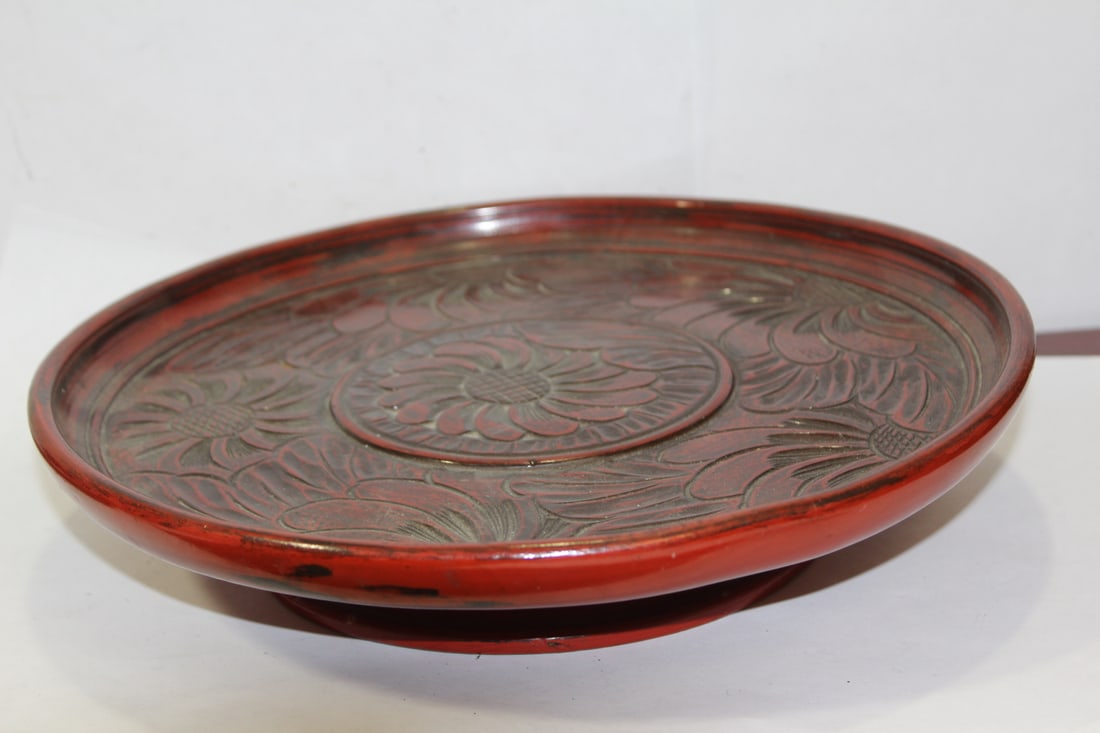 A Japanese Lacquer Lazy Susan/Tray: for sweet dishes - early to mid 20th century - 11 3/8" in diameter