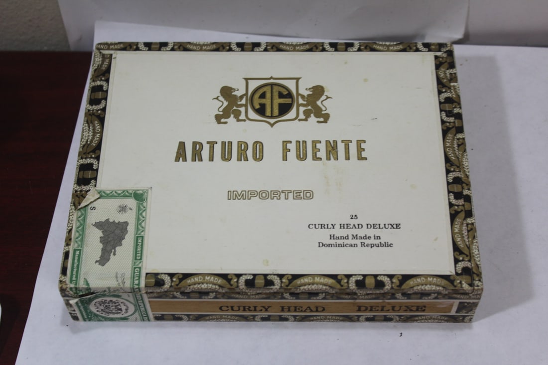 A Wooden Arturo Fuente Cigar Box: box is empty