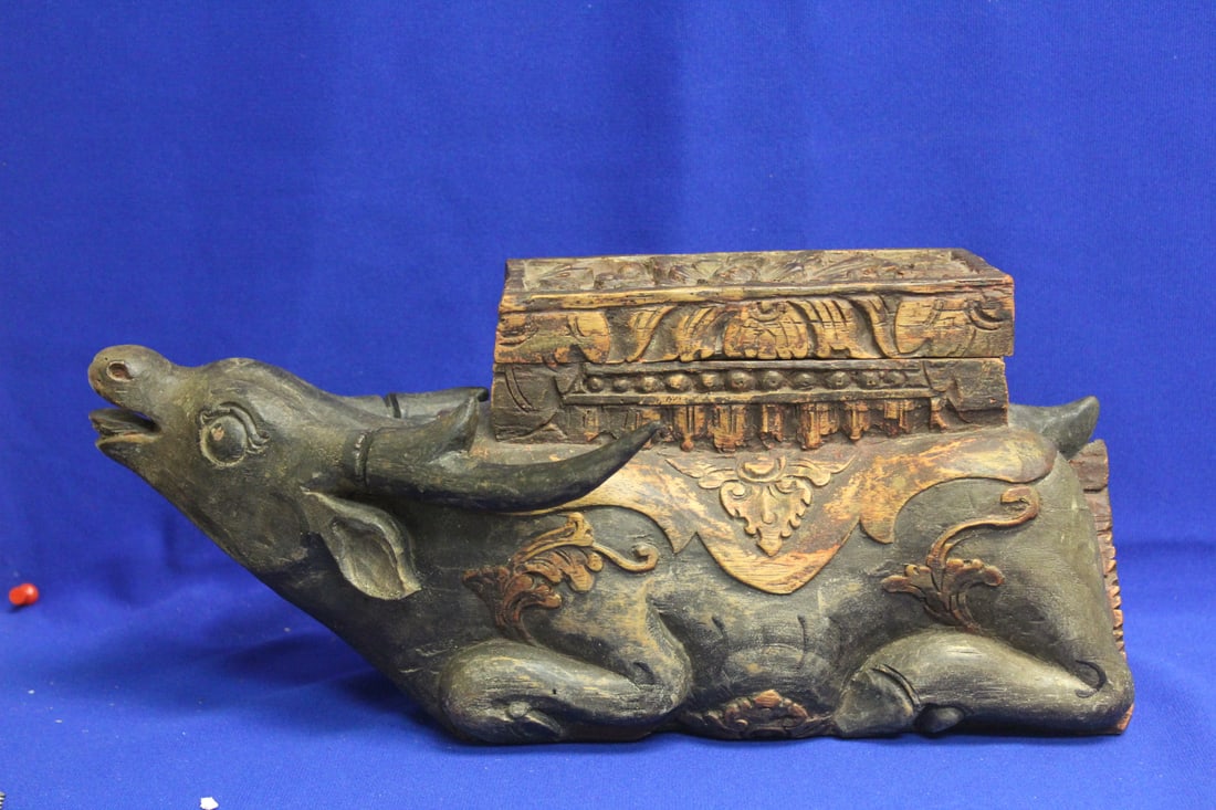 A Carved Oriental Ox Box?: nicely carved - please note: age crack - 14" long