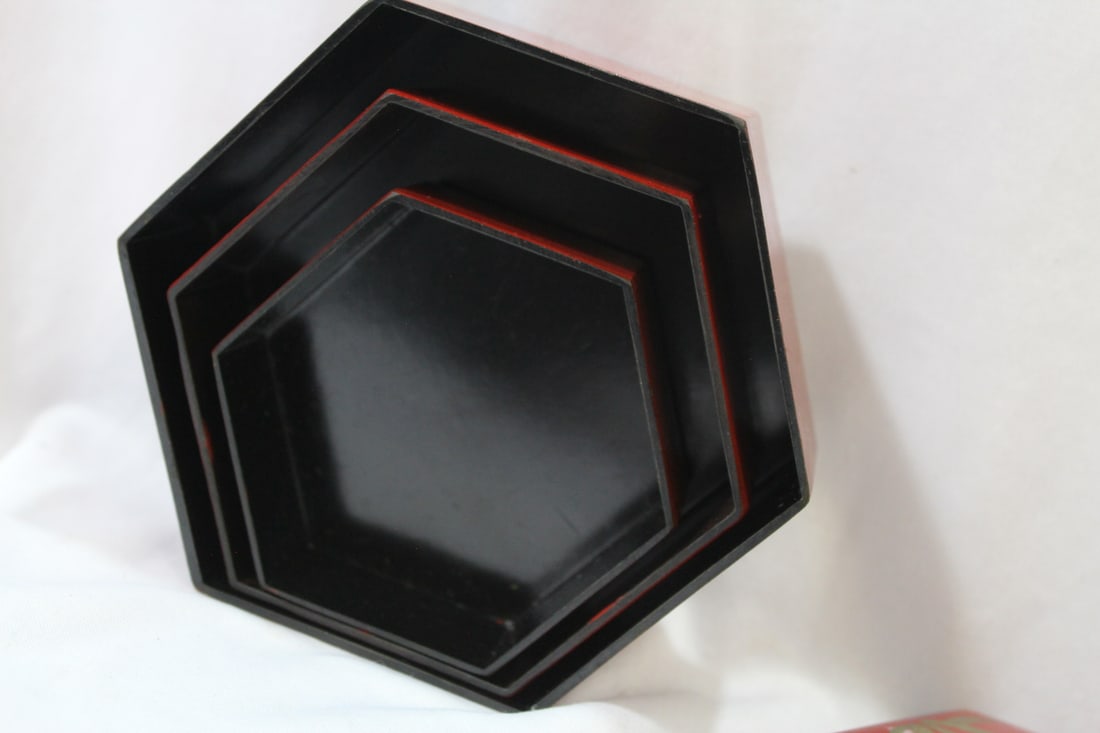 A Japanese Lacquer Stacking Box - 7