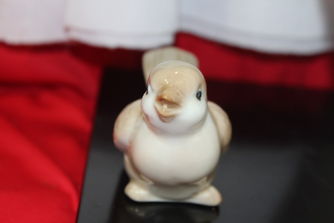 A Japanese Ceramic Bird: 4 1/4" across