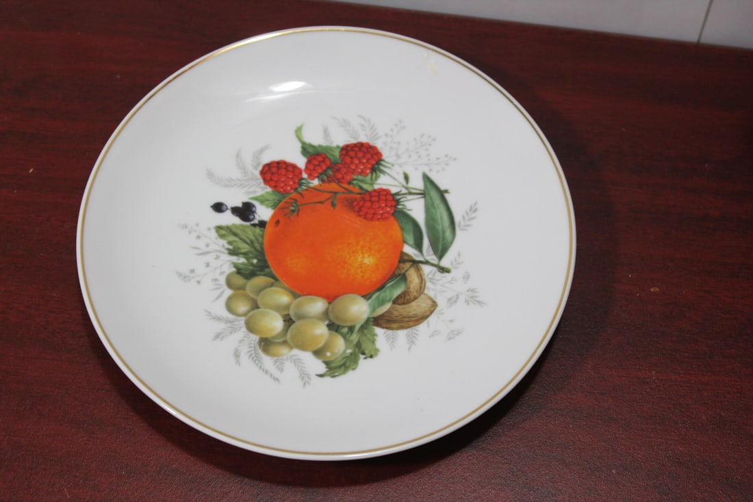 A German Fruit Plate: 7 3/4" in diameter