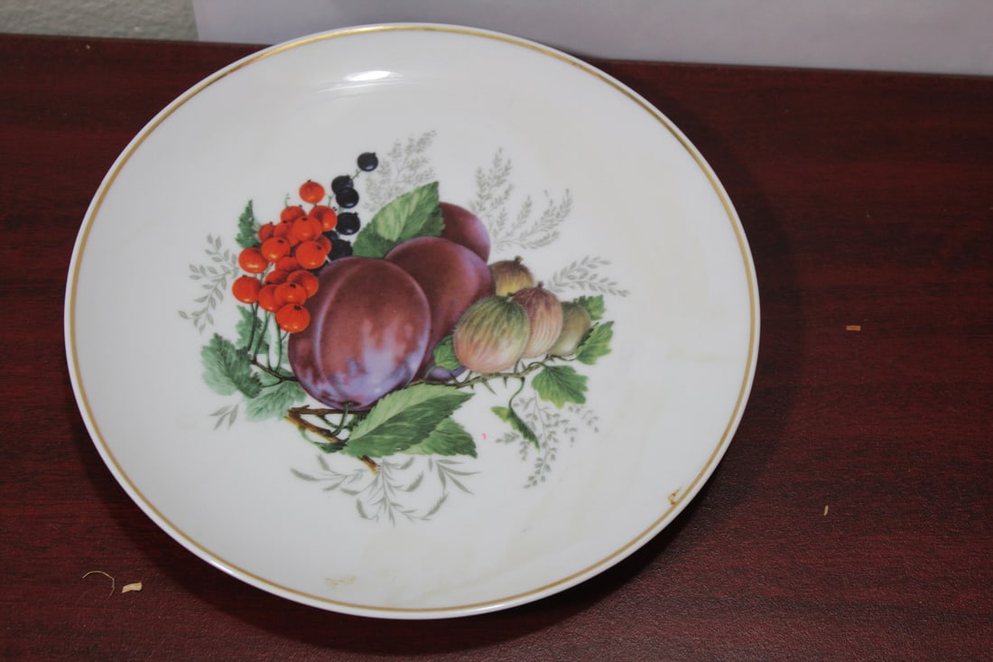A German Fruit Plate: 7 3/4" in diameter