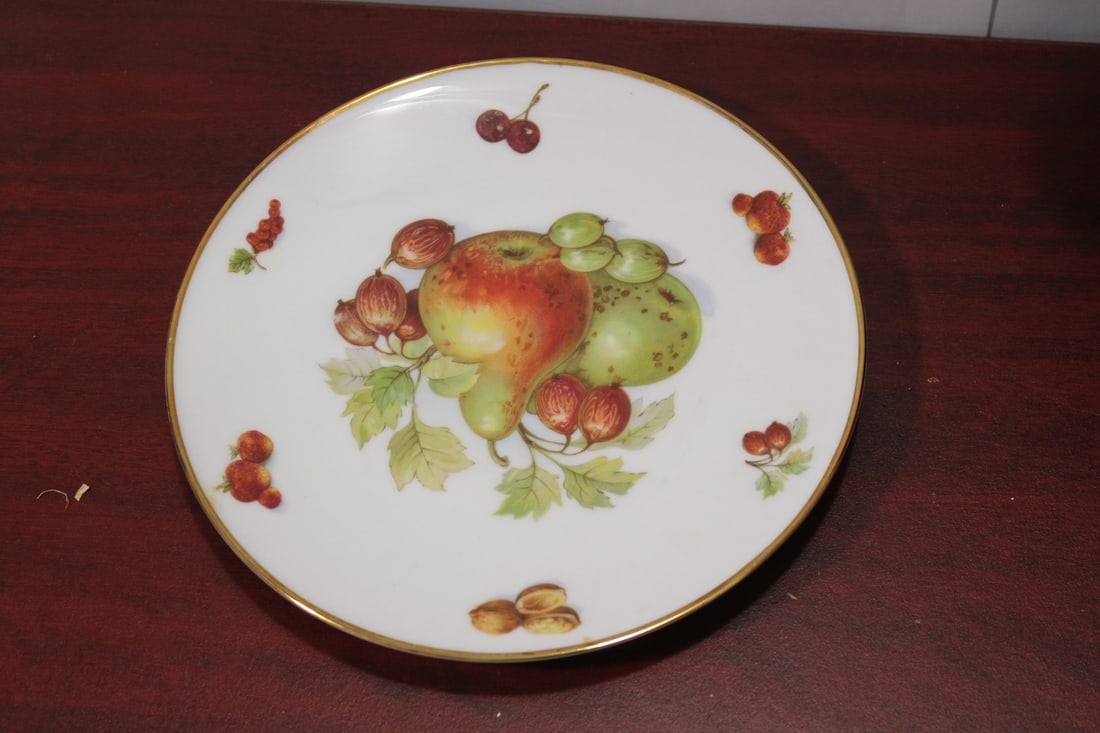 A German Fruit Plate: 7 3/4" in diameter