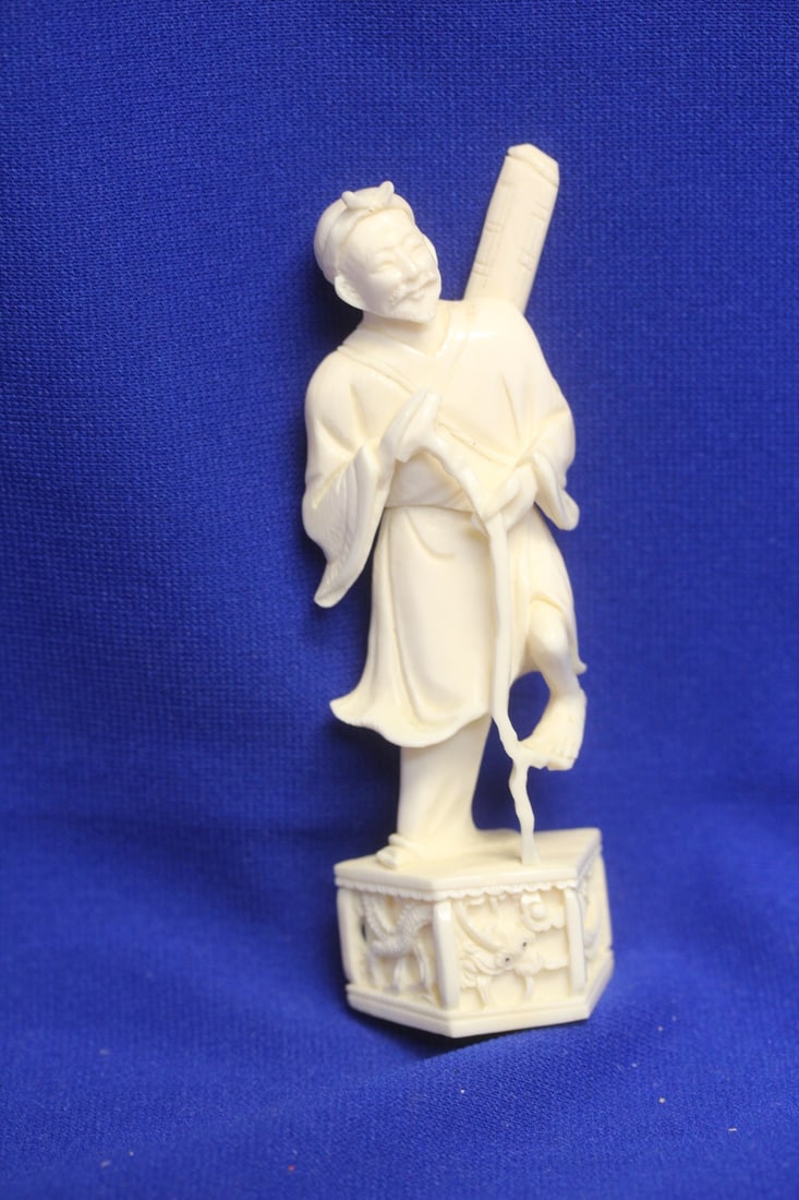 A Well Carved Chinese Bone Sage: please note=: missing a base - 4 7/8" tall