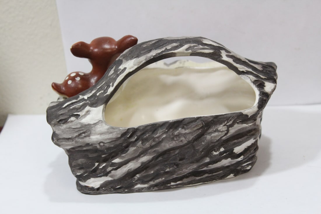 A Ceramic Deer Basket - 3