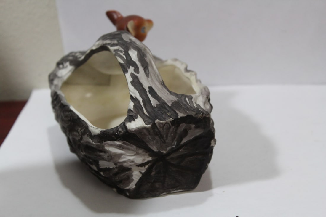 A Ceramic Deer Basket - 4