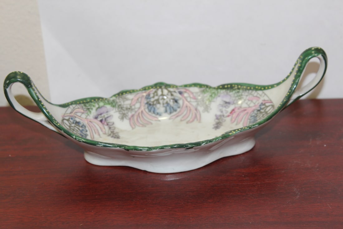A Nippon Ceramic 2-Handle Container: 9 1/4" in length