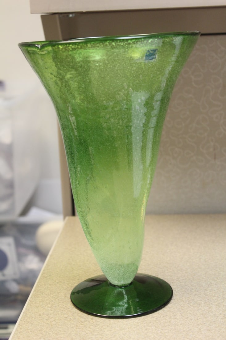 Italian Artglass Vase: signed Amici - 11 inches tall