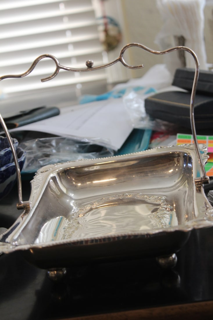 Silverplate Basket/Tray: 10 1/2" across - sort of ornate