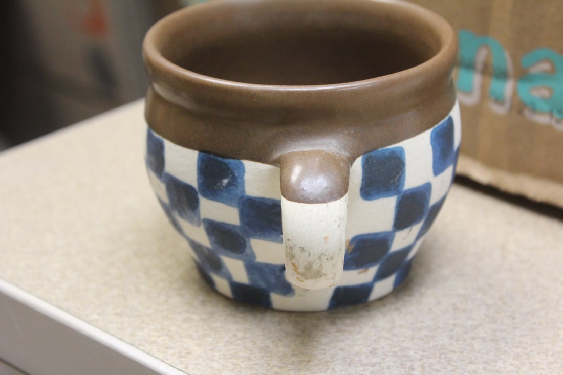 Checker Pottery Mug - 2
