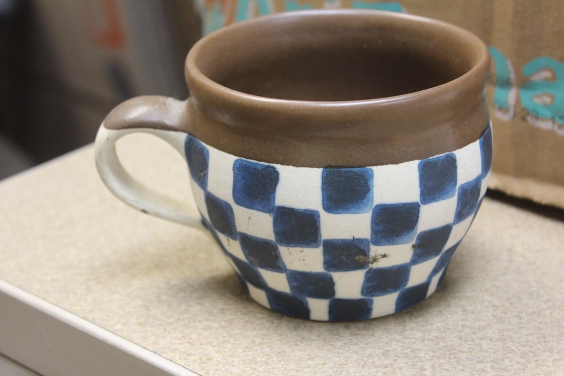 Checker Pottery Mug - 3