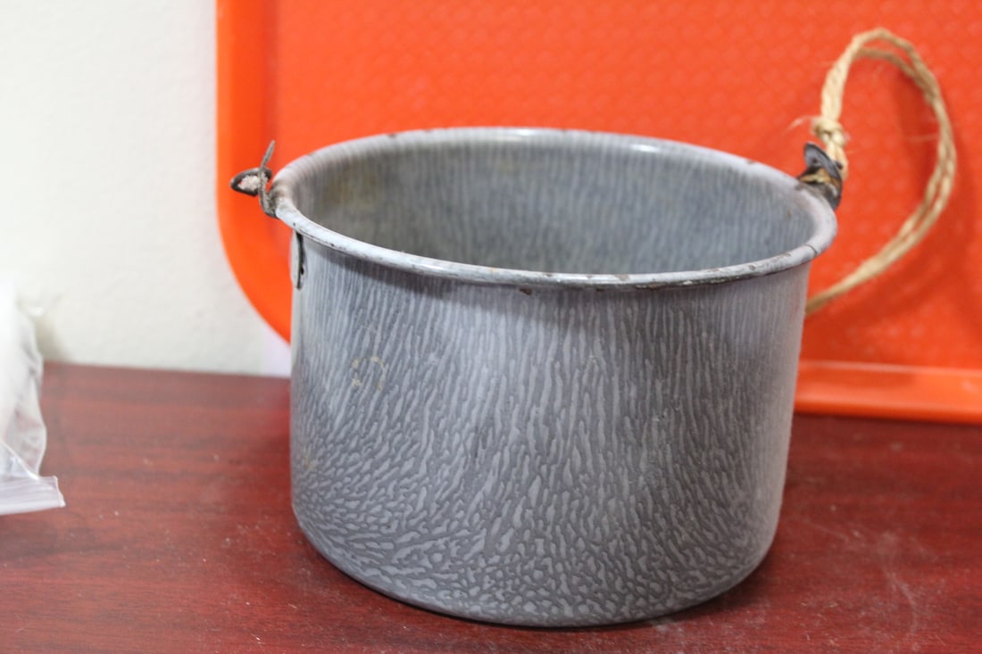 An Enamel Farmhouse Child's Bucket: 6 1/4" in diameter