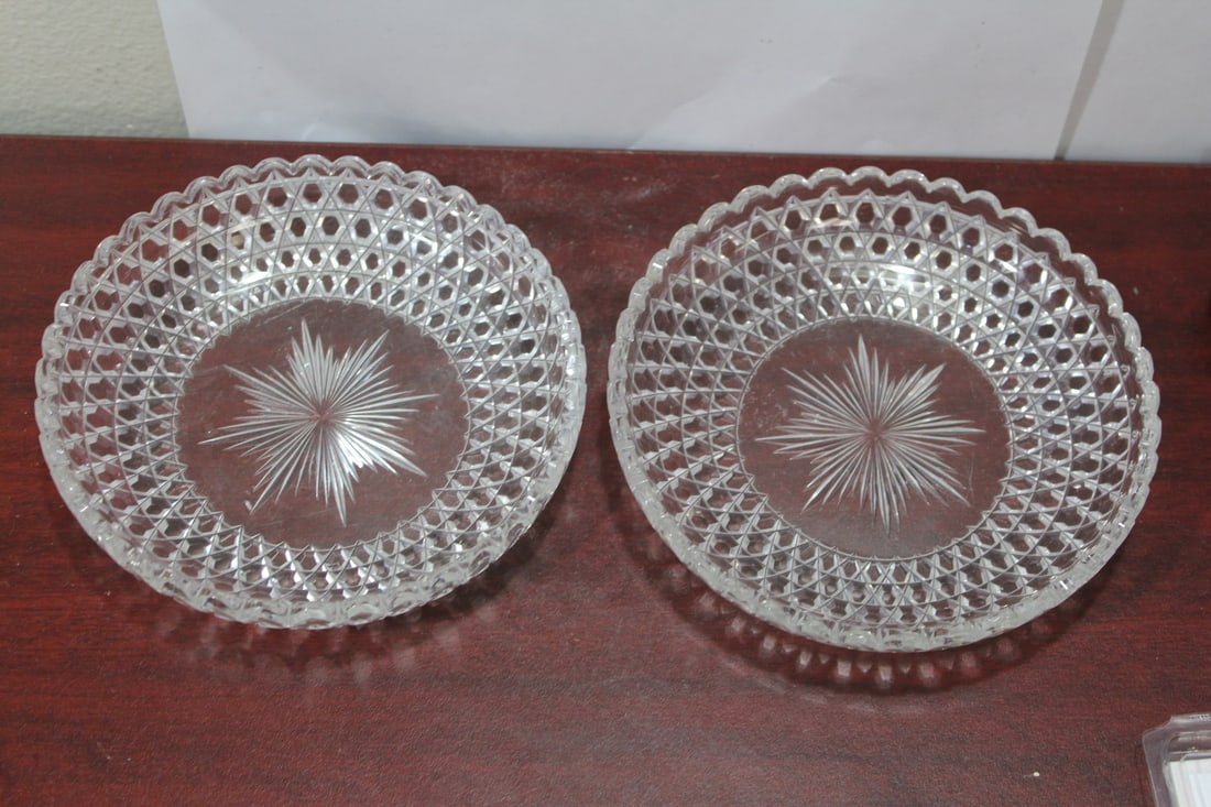 A Pair of Cut Glass Shallow Bowls: 6 1/8" in diameter