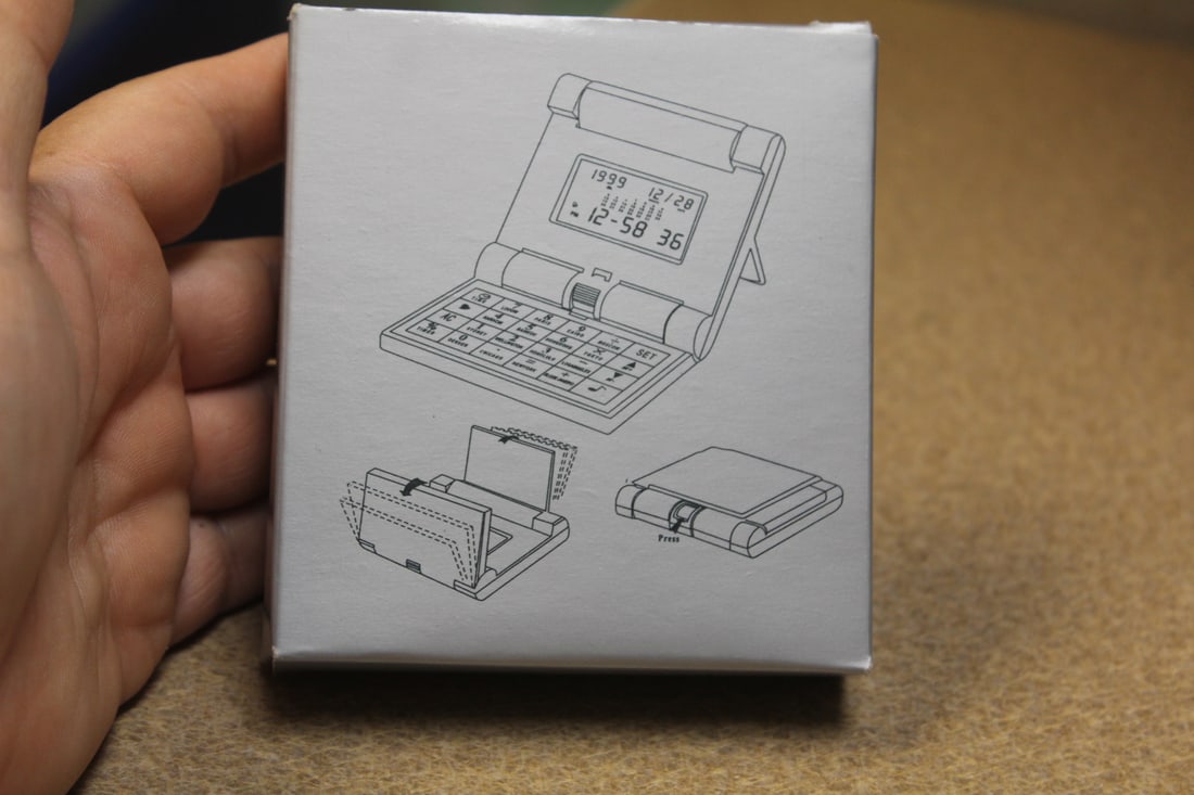 Delta Skymiles Alarm Clock: and calculator - never used