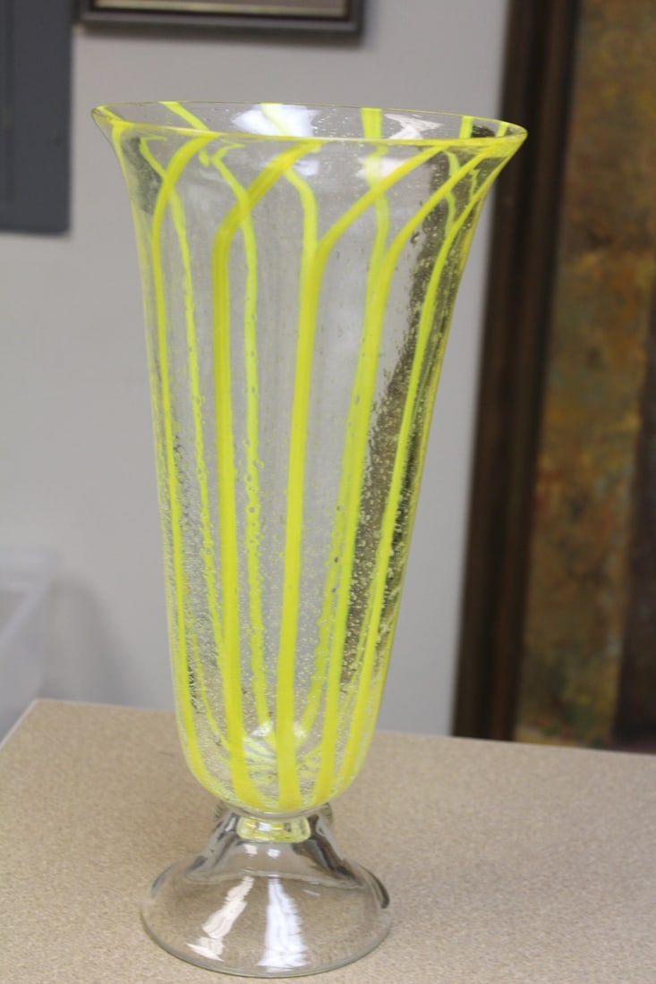 Large Artglass Vase: 14 1/4" tall
