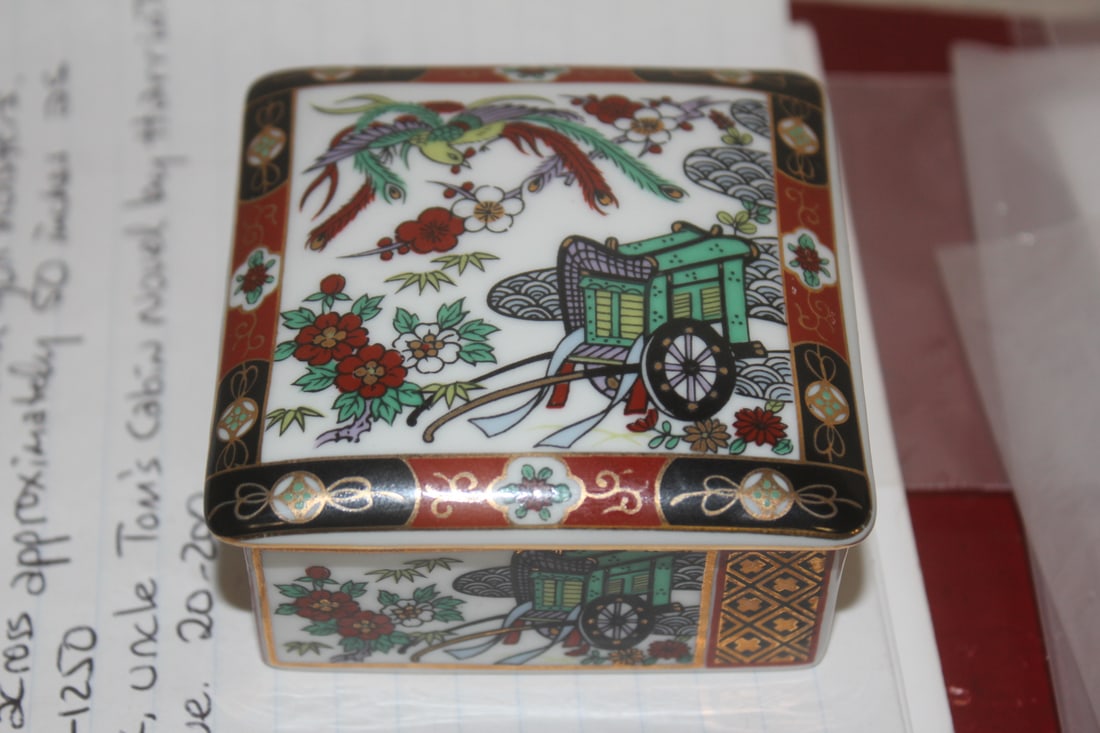 Japanese Imari porcelain Square Box: 3" square