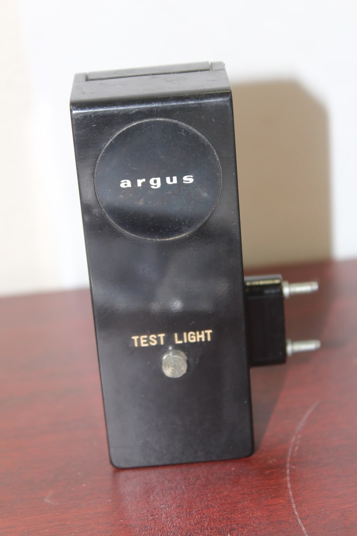 An Angus Test Light Meter - 2