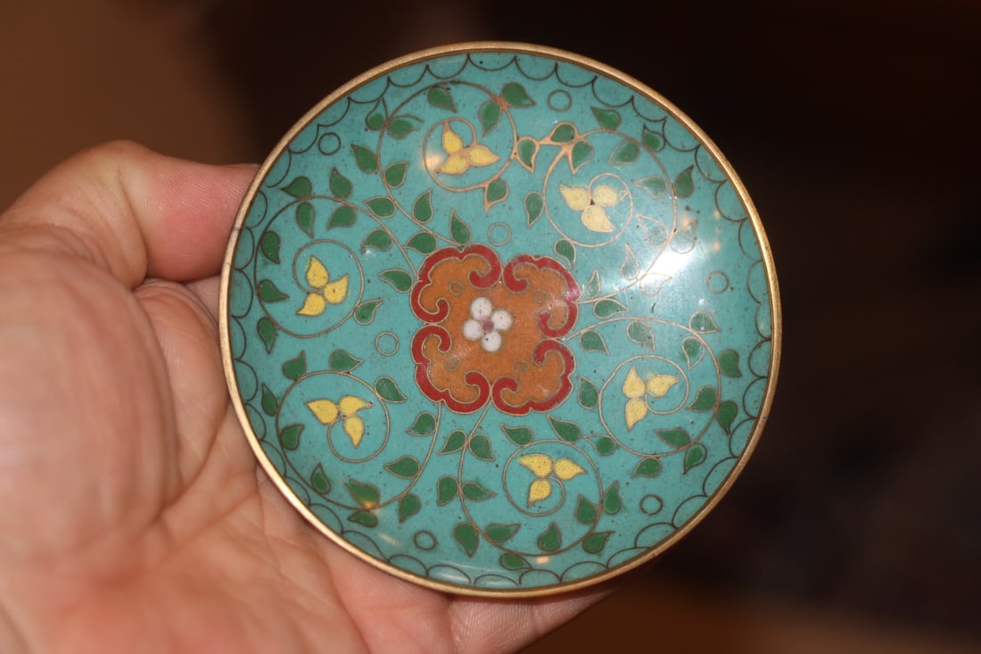 Antique Chinese Cloisonne Small Dish: 3 5/8" in diameter