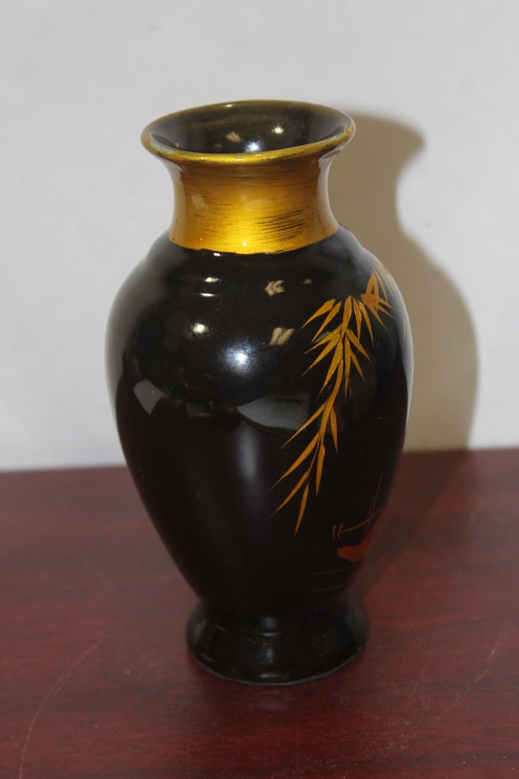 A Lack Lacquer? Vase - 4