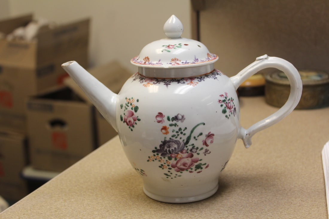Antique Chinese Export Teapot: 18th or 19th century - please note: 2 chips on the lid as shown - 7 1/2" tall