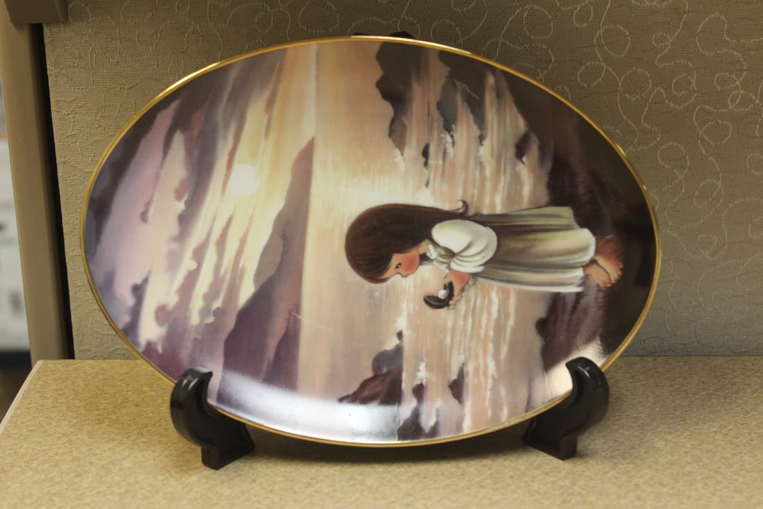 Sam Butcher Oval Collector's Plate: limited edition - 8 1/8" in diameter