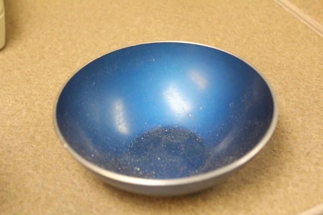 Emalox Norway Enamel Nut Bowl: mid century modern - 4" in diameter
