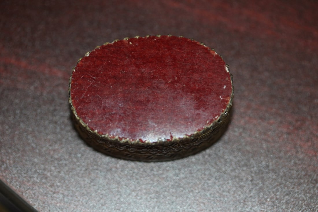A Small Chinese Stone Trinket Box: 2 inches across