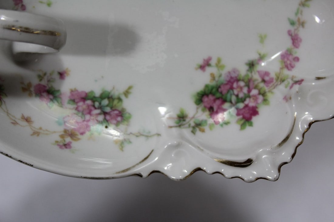 A Vintage Ceramic Container - 2