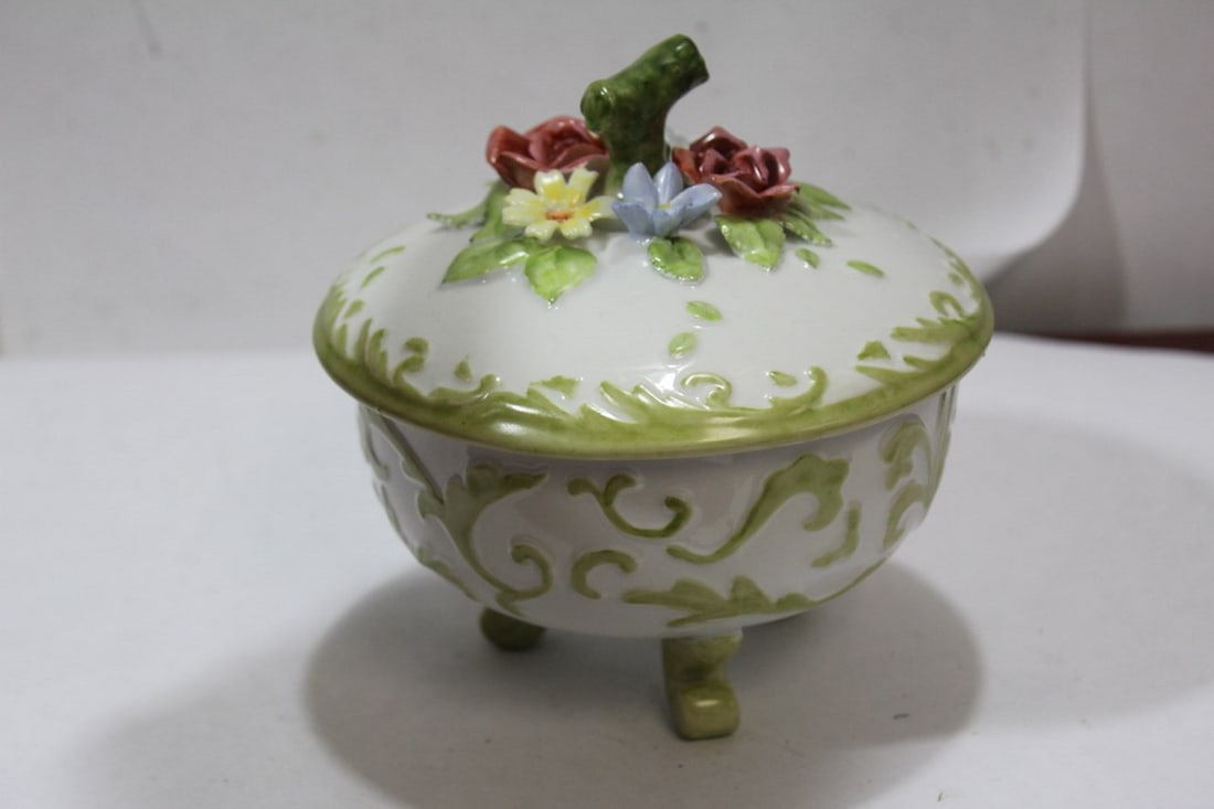 A 3-Legged Ceramic Box - 4
