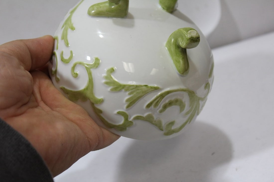 A 3-Legged Ceramic Box - 6