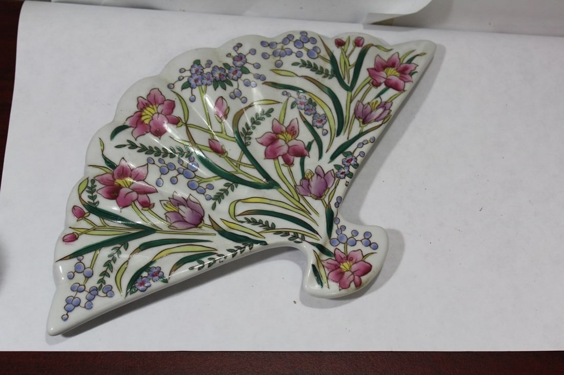 A Fan Shape Ceramic Tray: 13 1/8" across