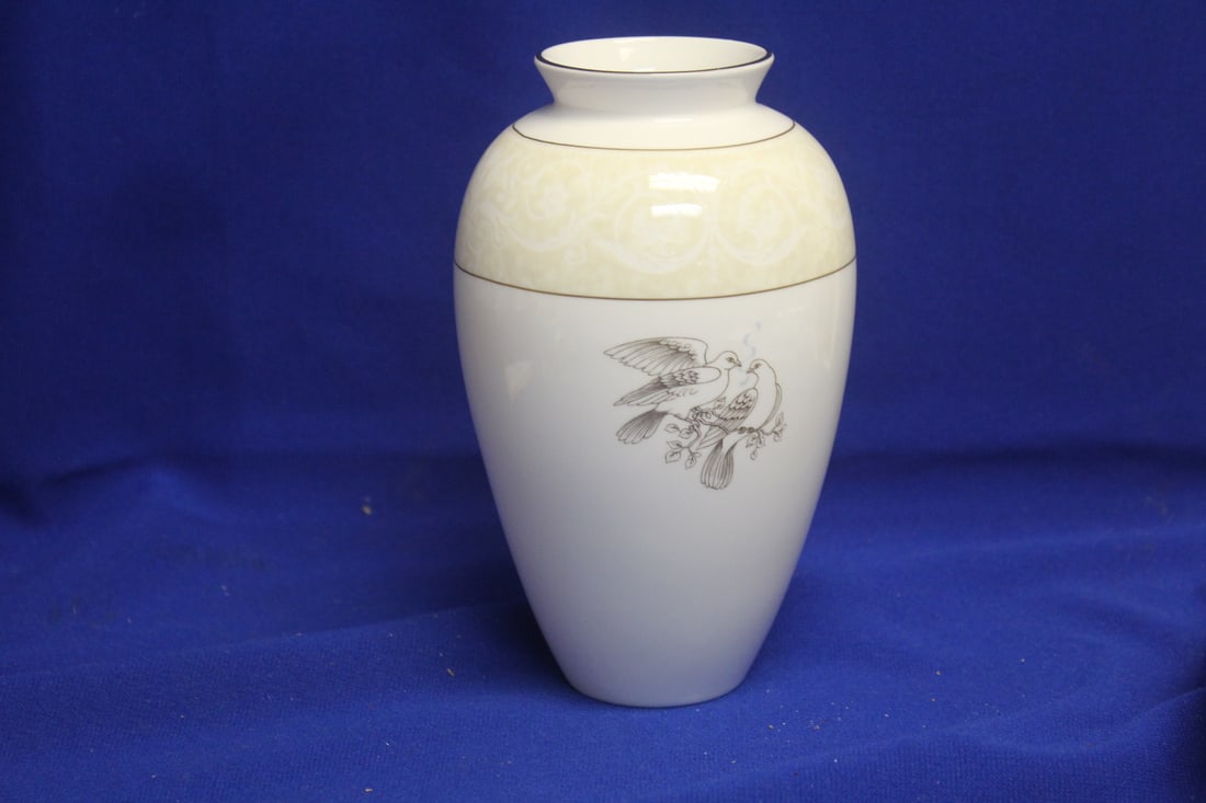 Wedgwood Bone China Vase: 7" tall