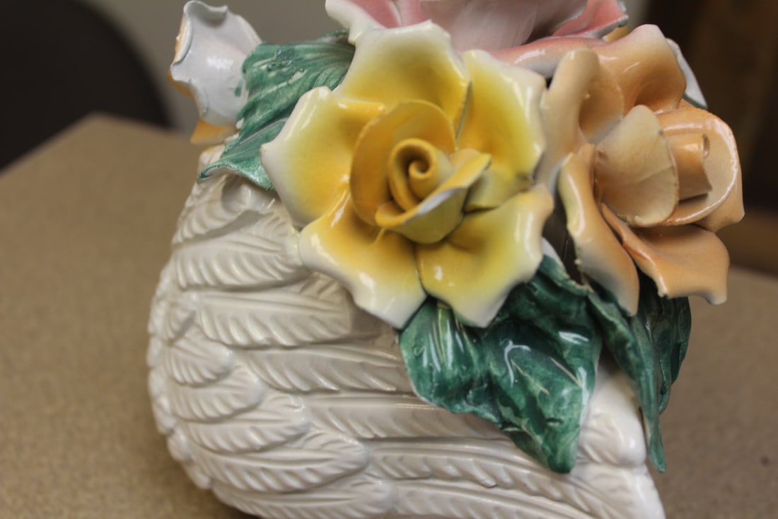 Capodemonte Swan - 3