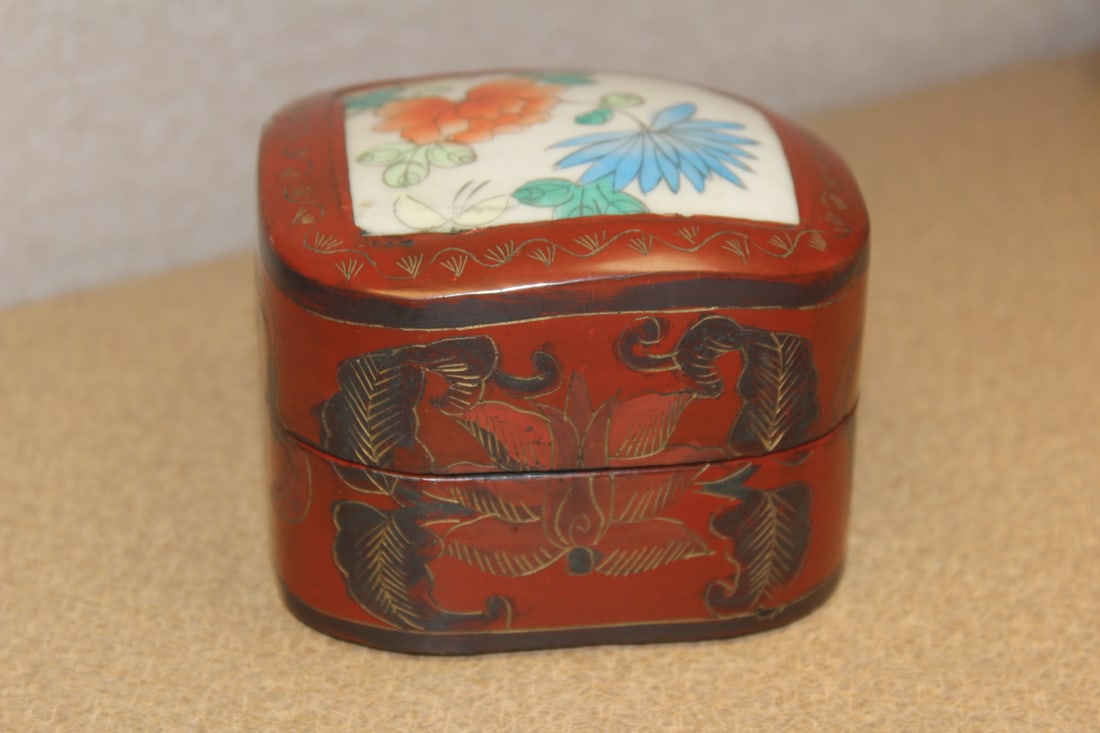 Vintage Chinese Lacquer and Porcelain Box: 3 1/2" across