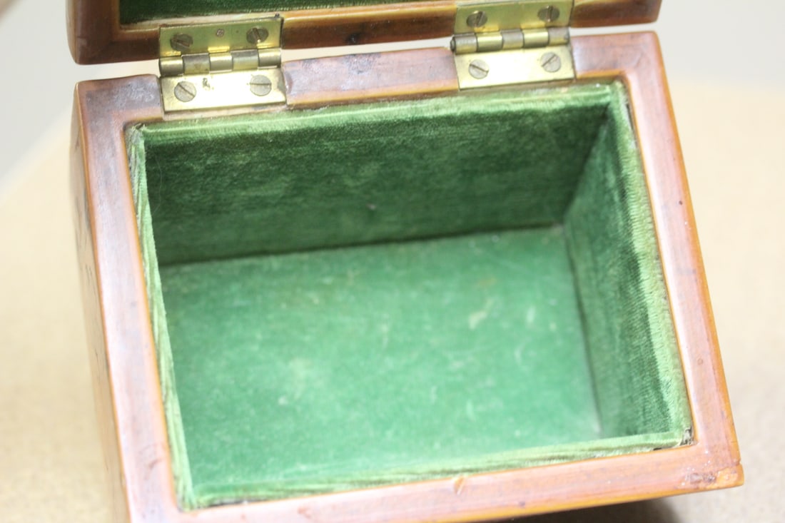 Lacquer Box - 8