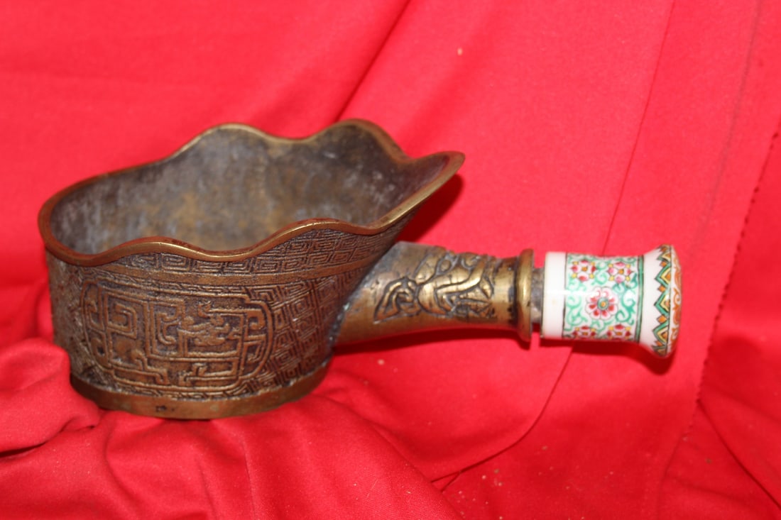 A Large Chinese Silk Iron: Unusual porcelain handle - old - 10 inches across