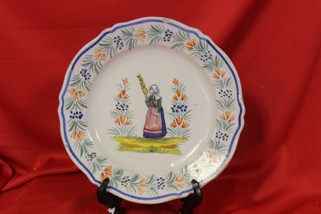An Antique Hemriot Quimper Plate: France - please note: chips - 8" in diameter