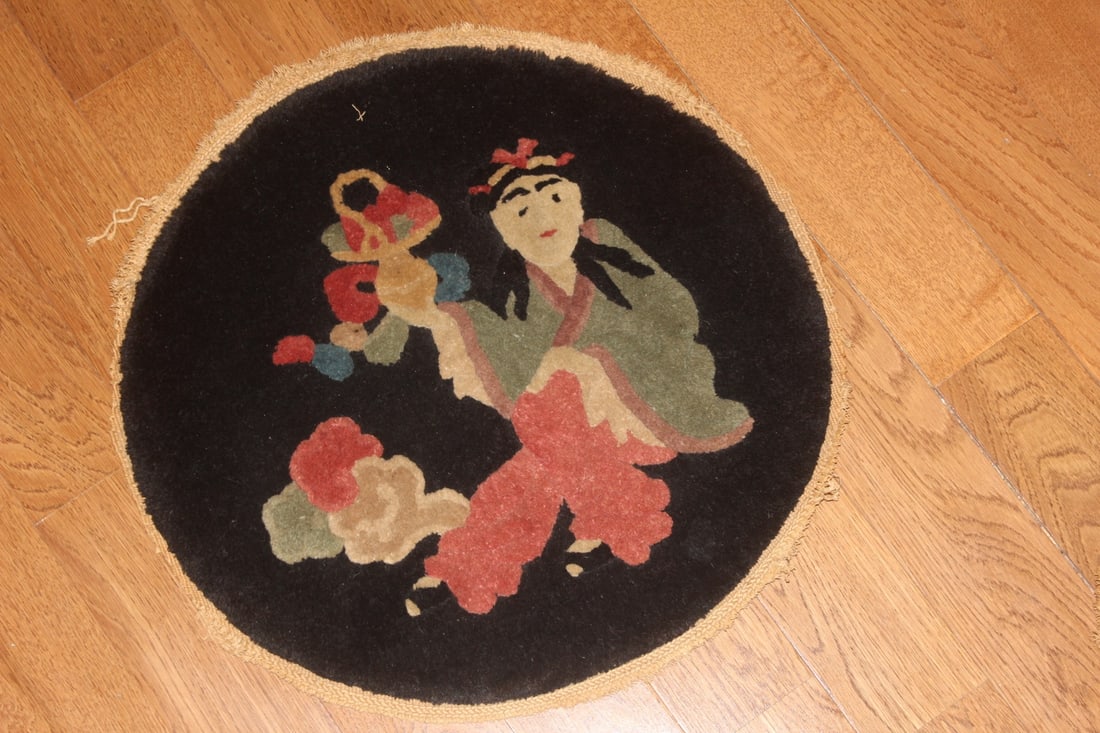 Chinese Nichols Round Run: Art Deco period - 16 1/2" in diameter