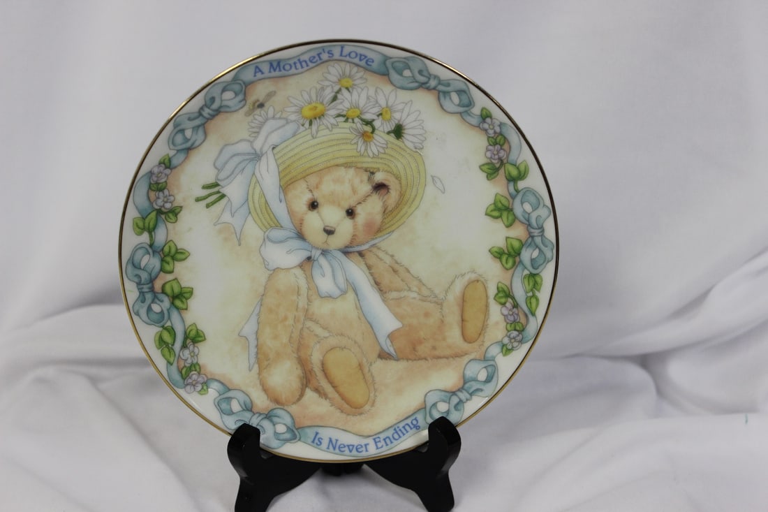 Cherish Teddies Plate: 6" in diameter