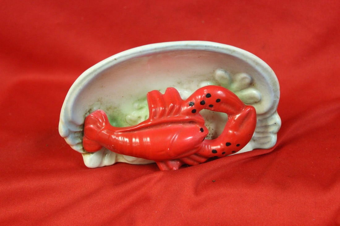 A Vintage Ceramic Art Lobster: 5 5/8" long