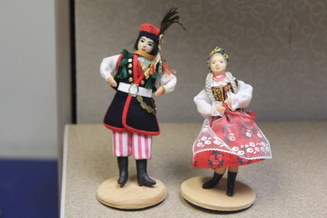 Lot of 2 Figurines: talles= 5 3/4" - Hungary? Spain? Russian?