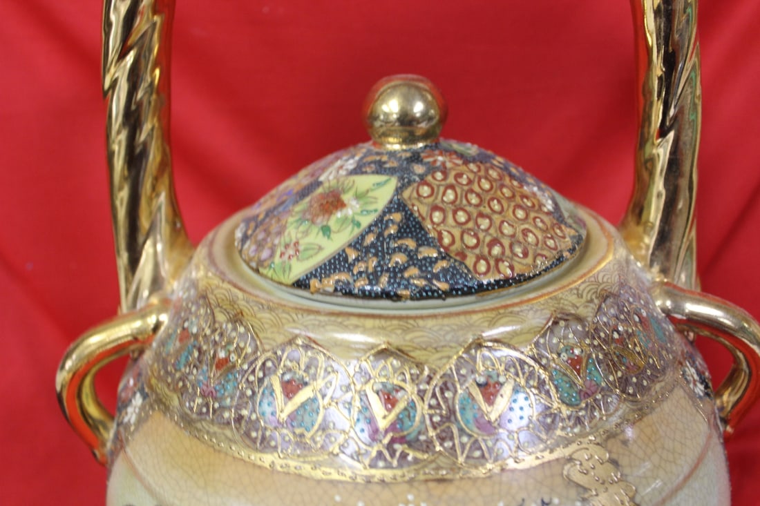 An Oriental Teapot - 3
